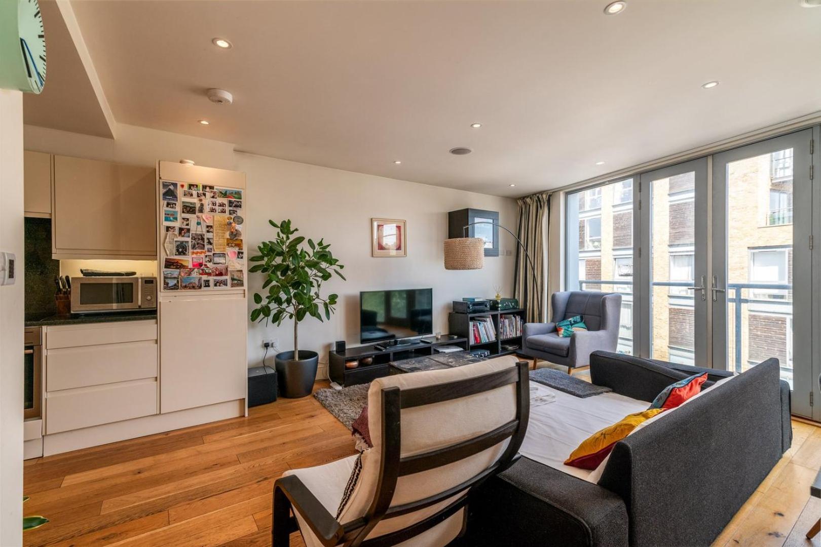Bright & Spacious Battersea Flat Лондон Экстерьер фото